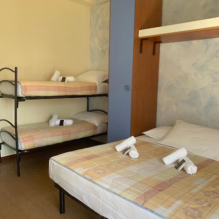 Hotel Majestic Cesenatico Esterno foto