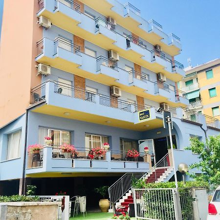 Hotel Majestic Cesenatico Esterno foto