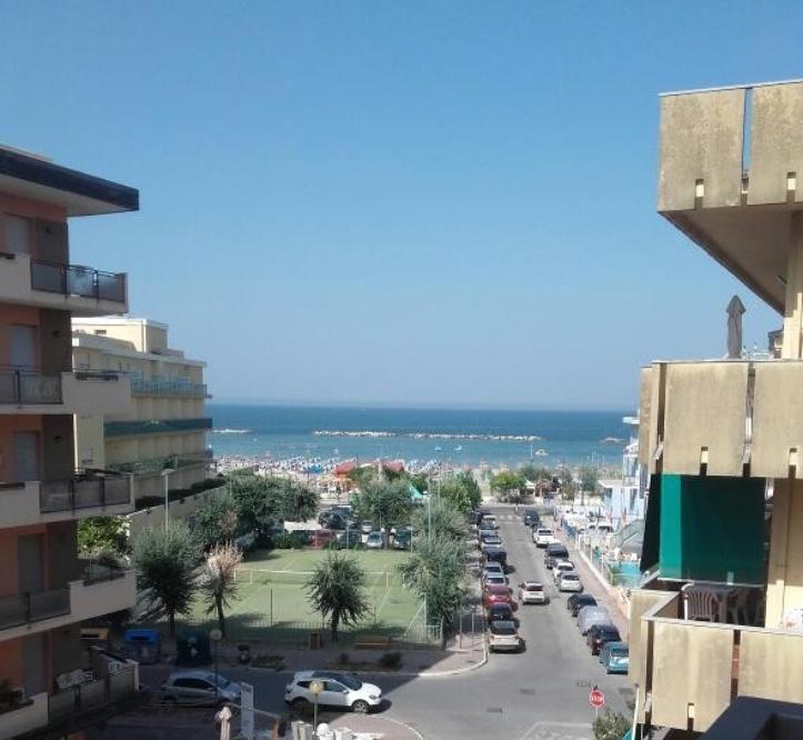 Hotel Majestic Cesenatico Esterno foto